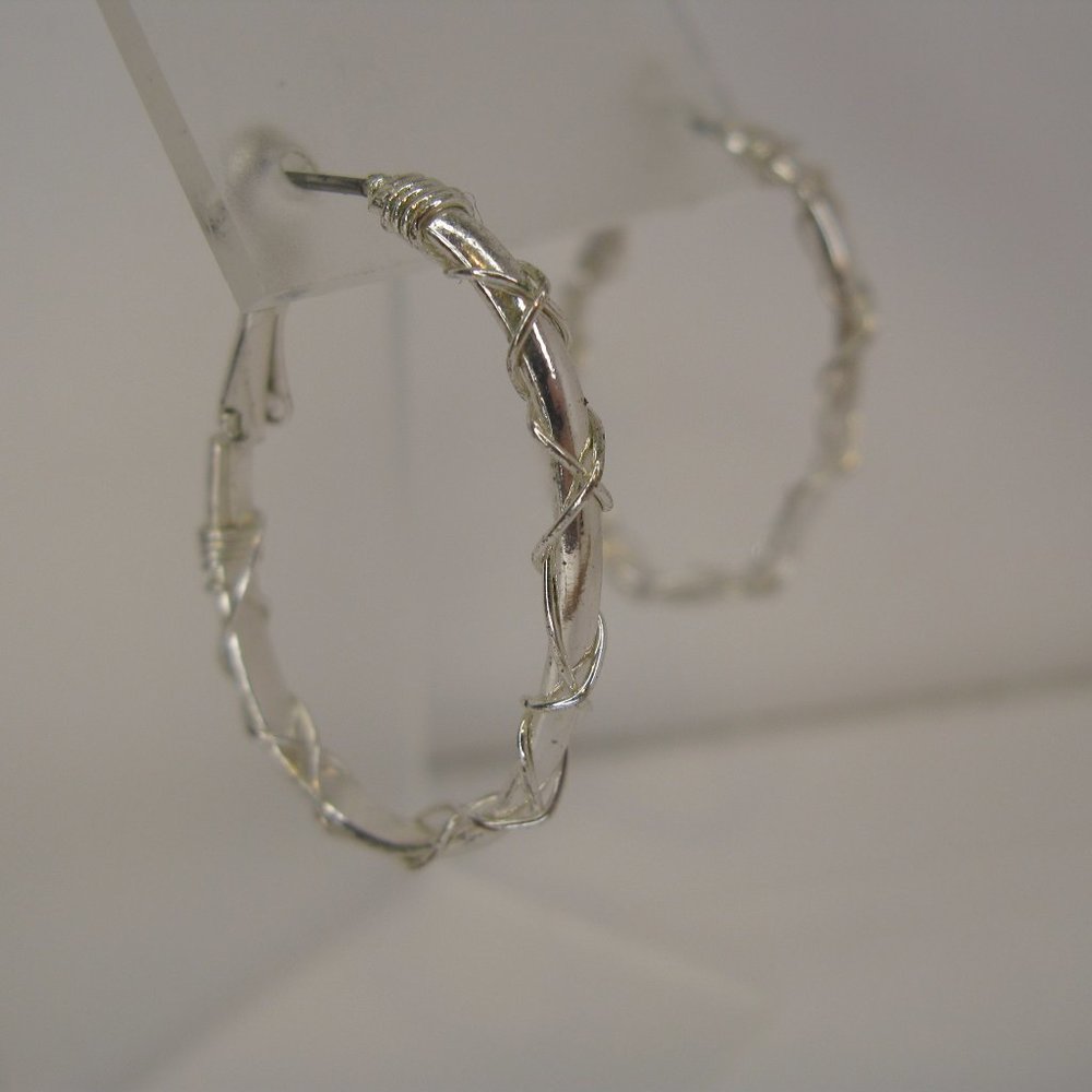 Classic Style Silver Tone Wire Wrapped Oval Hoop Pierced Earrings